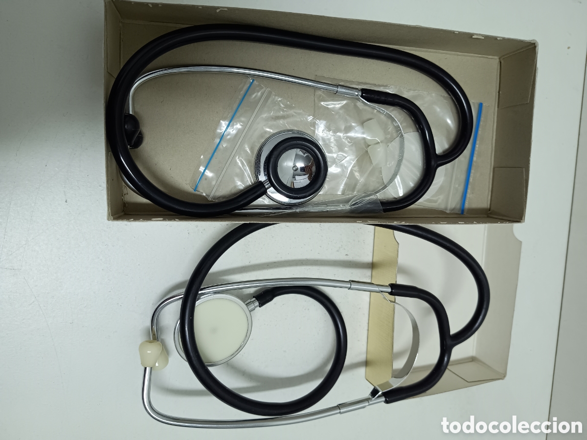 Antig&uuml;edades: DOS FONENDOSCOPIOS EN CAJA - Foto 2