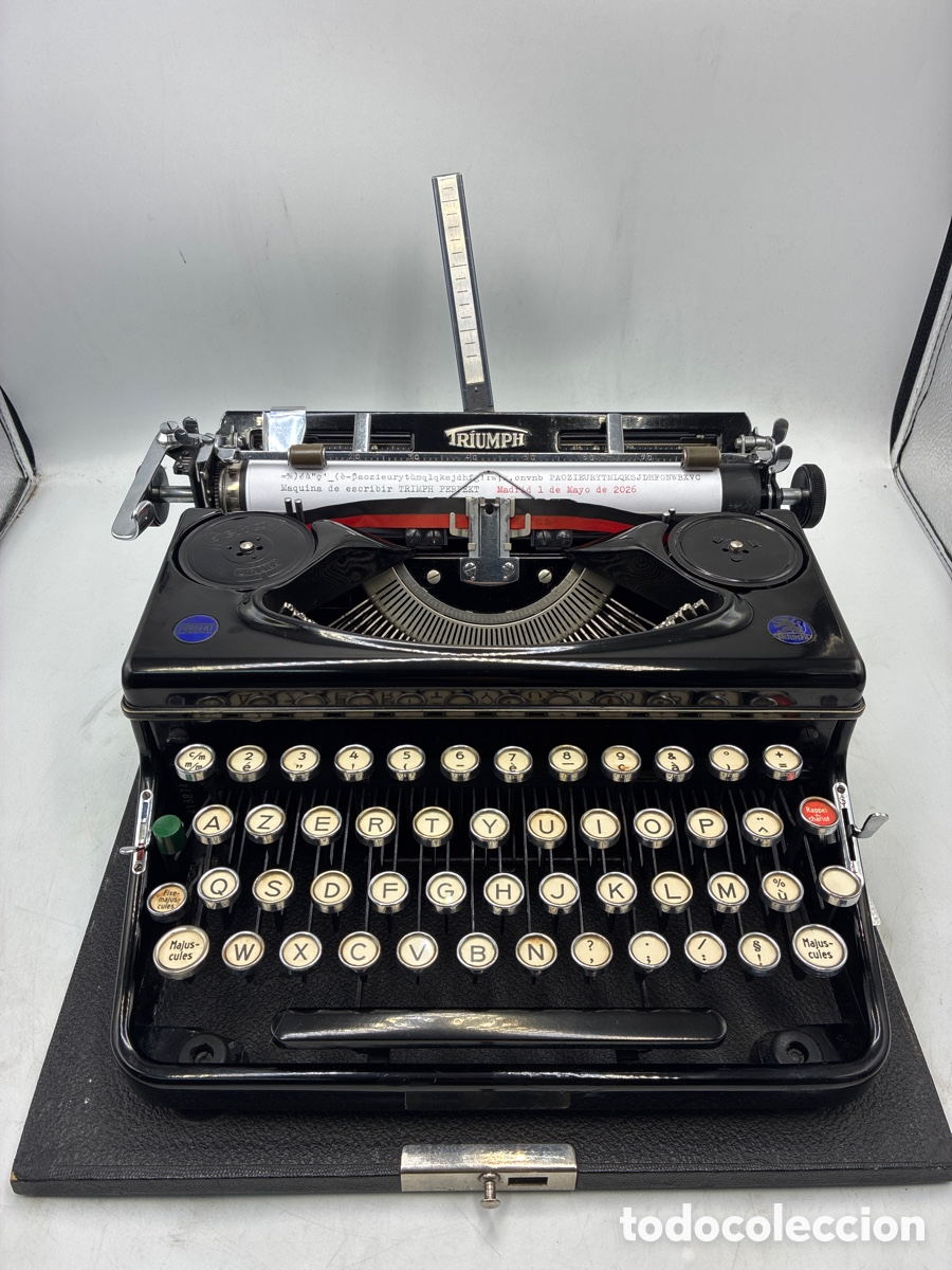 Antig&uuml;edades: M&aacute;quina de Escribir Triumph Portable con estuche.