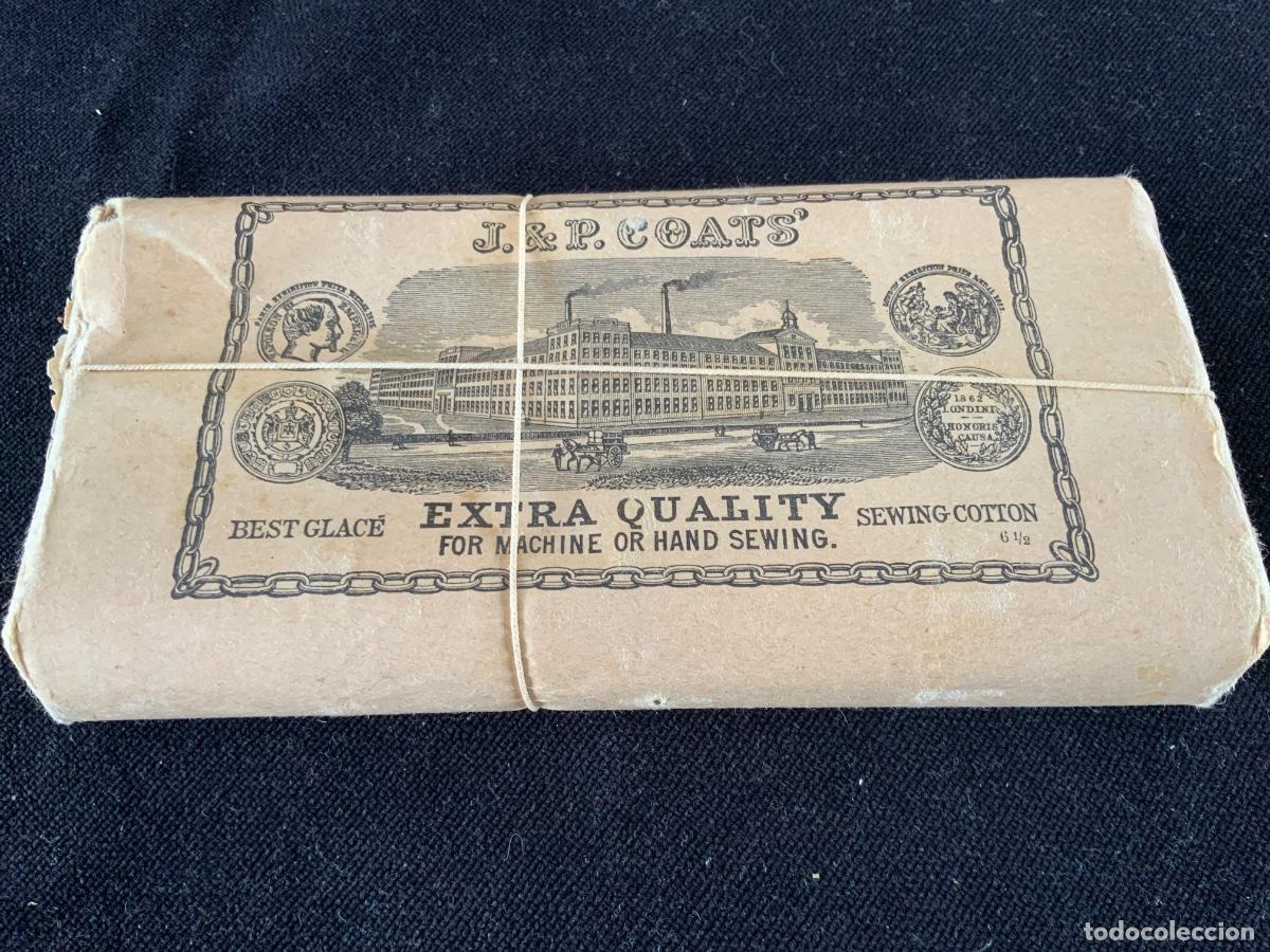 Antig&uuml;edades: Antiguo paquete de bobinas de hilo de coser de algodon, J&P Coats. Fabra Barcelona, sin abrir. 272gr