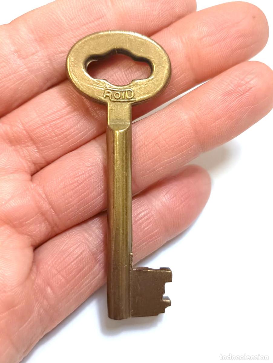 Antig&uuml;edades: Llave vintage ROID de barril hueco, Metal color oro , largo 7.2 cm