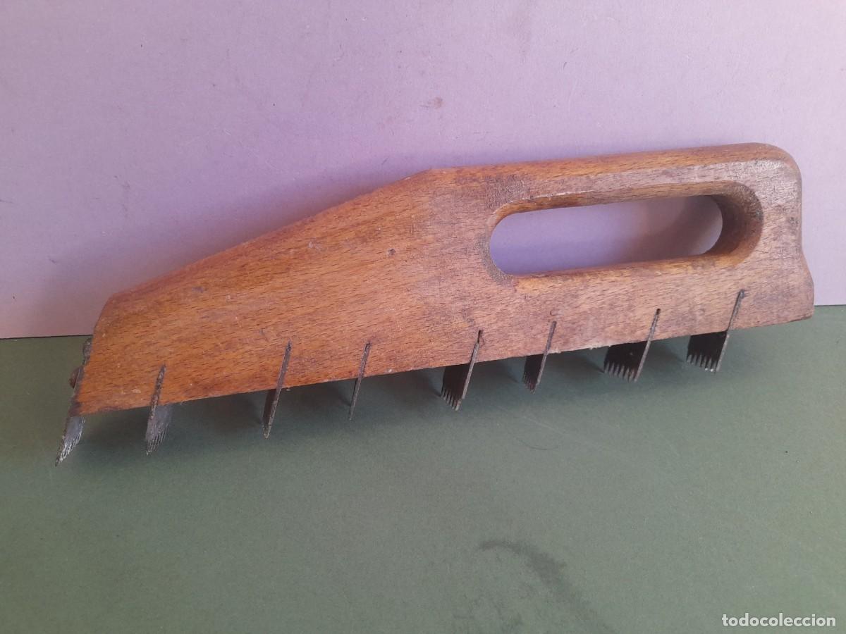 Antig&uuml;edades: herramienta para yeso o escayola, raspador de madera, 25,5cm aprox, con hierro dentado