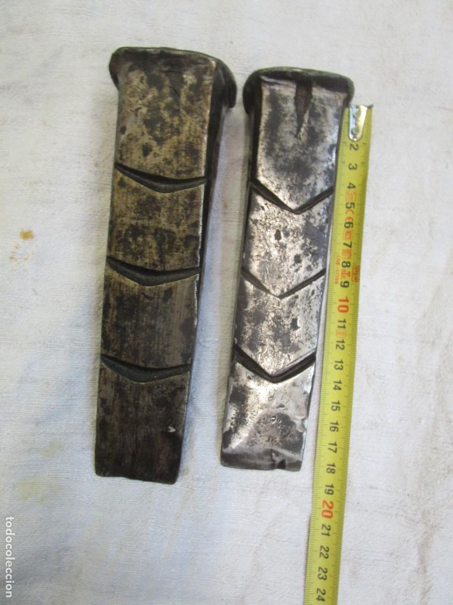 Antig&uuml;edades: CANTERO CANTERIA PIEDRA - 2 CU&Ntilde;AS ANTIGUAS HIERRO FORJA APROX 1900- 2,6KG, 20 19CM, MARCAJES +INFO