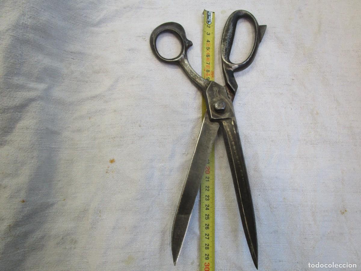 Antig&uuml;edades: ANTIGUA TIJERA FORJA HERRERO FINALES XIX LOGO - 21CM 150GR, EN ESTADO DE CORTE, CRUCETA REMACHADA.