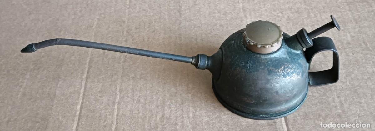 Antig&uuml;edades: Aceitera de chapa N&ordm; 111 250 Grs