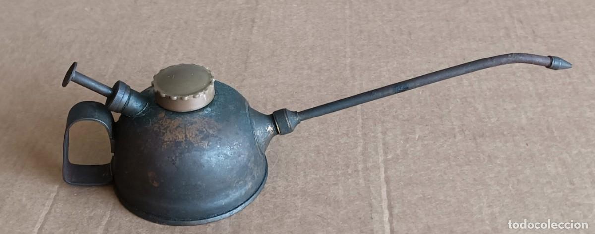 Antig&uuml;edades: Aceitera de chapa N&ordm; 111 250 Grs - Foto 2