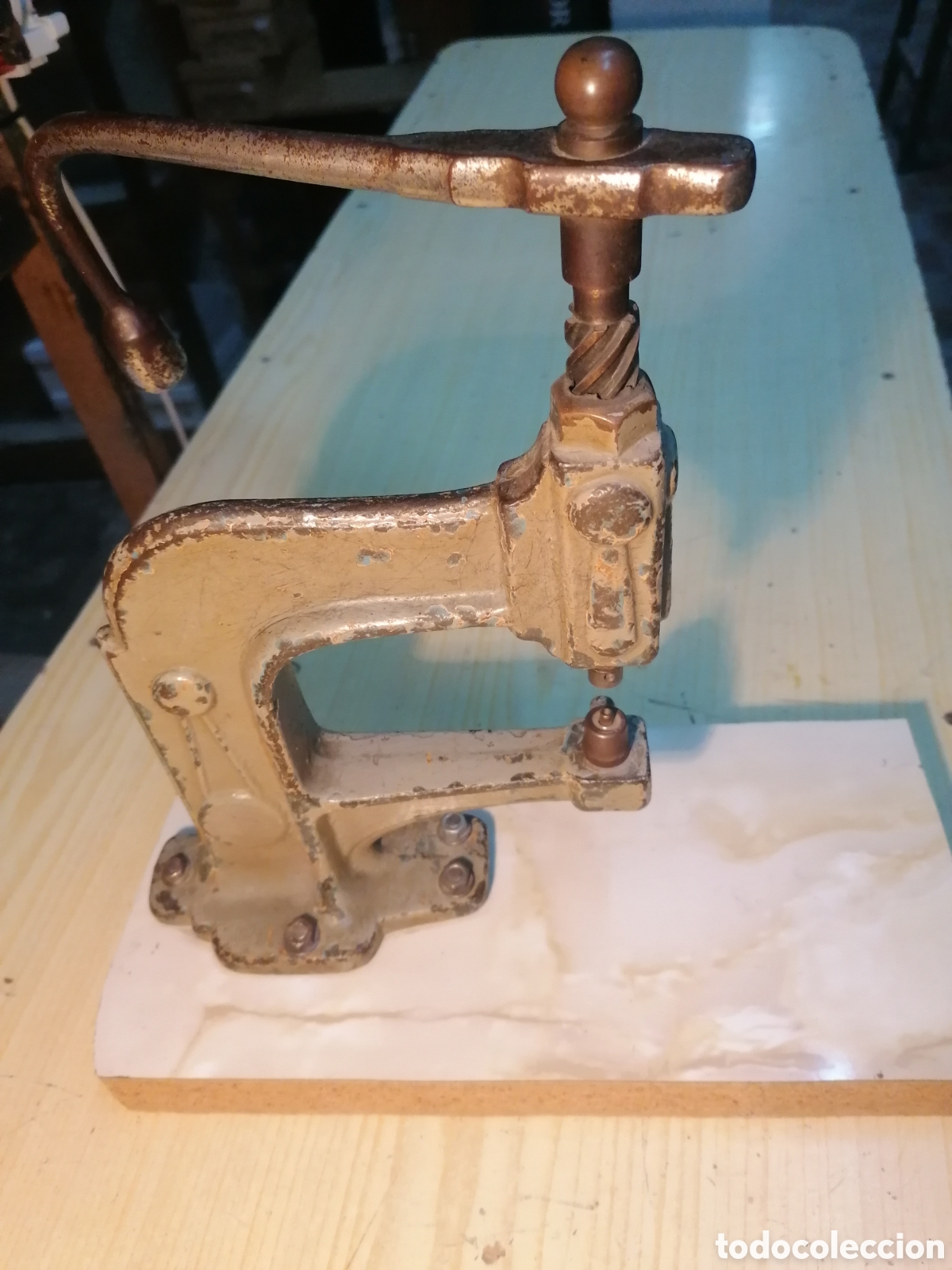 Antig&uuml;edades: Antigua Prensa de Taller Herkules. M&aacute;quina de Remachar. Hierro Fundido. Circa 1940/50