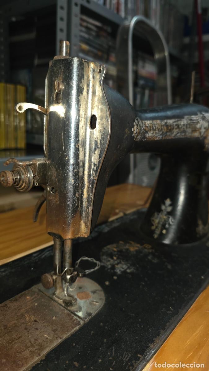 Antig&uuml;edades: MAQUINA DE COSER SINGER. F5015. FUNCIONA CORRECTAMENTE - Foto 8