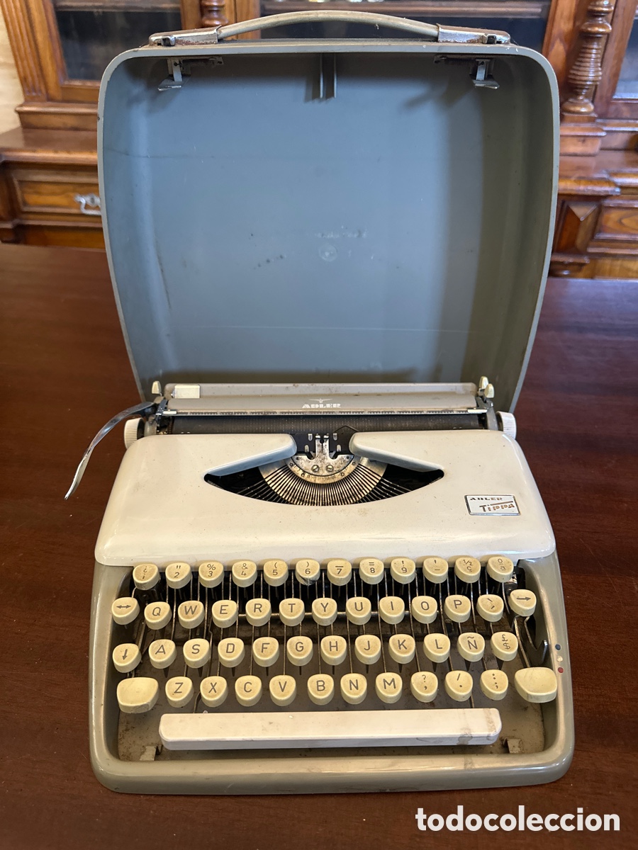 Antig&uuml;edades: M&aacute;quina de escribir. ADLER TIPPA