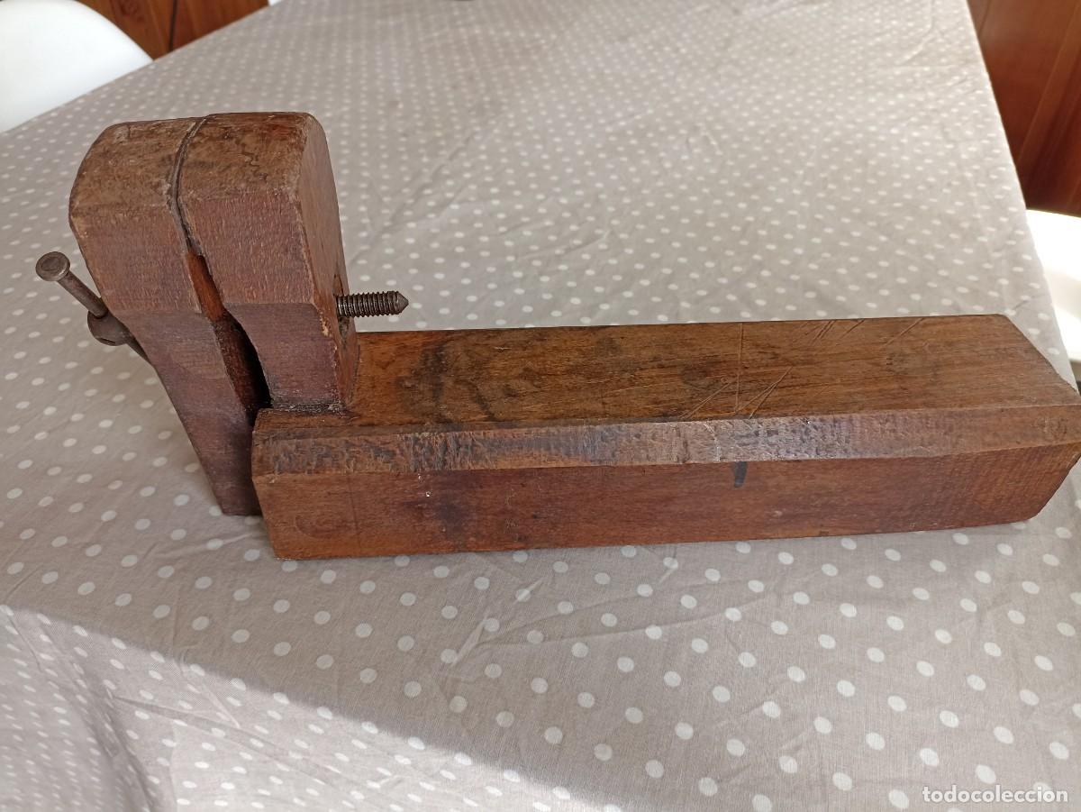 Antig&uuml;edades: Tornillo en madera para banco de carpintero
