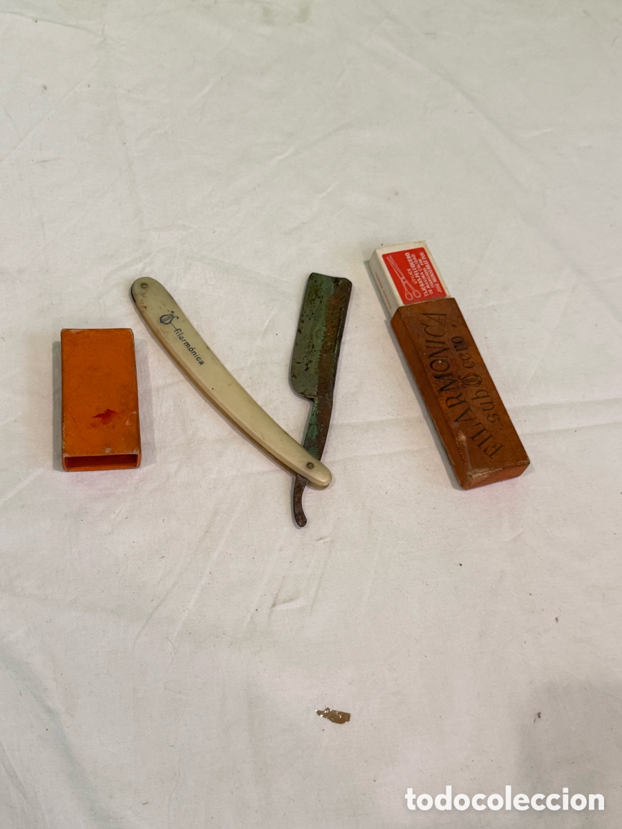 Antig&uuml;edades: Antigua navaja de afeitar Filarm&oacute;nica Sub Cero con estuche original vintage colecci&oacute;n