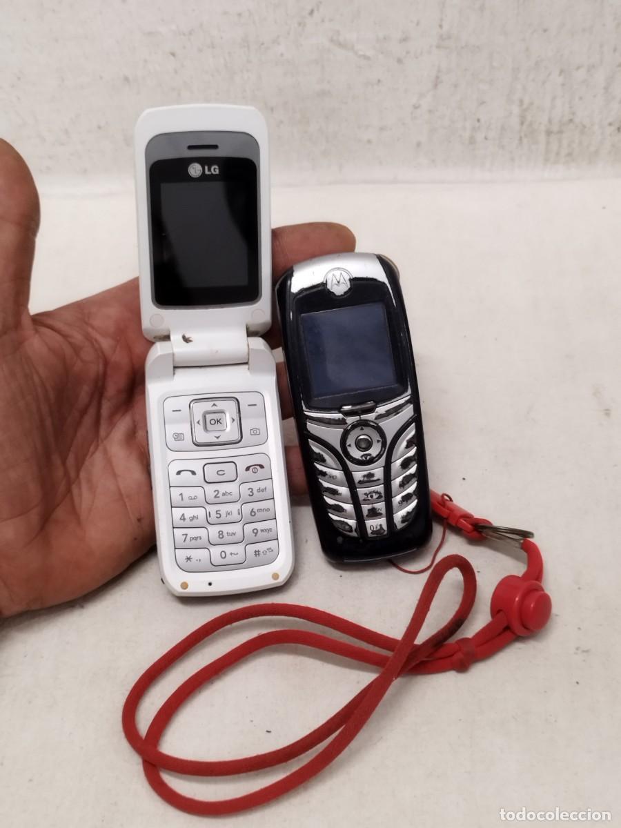 Tel&eacute;fonos: Dos tel&eacute;fonos m&oacute;viles, motorola y LG. Sin probar y sin cargadores.