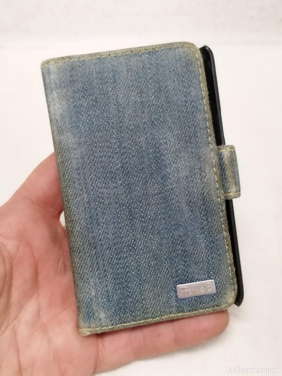 Tel&eacute;fonos: Funda para tel&eacute;fono m&oacute;vil, a identificar.