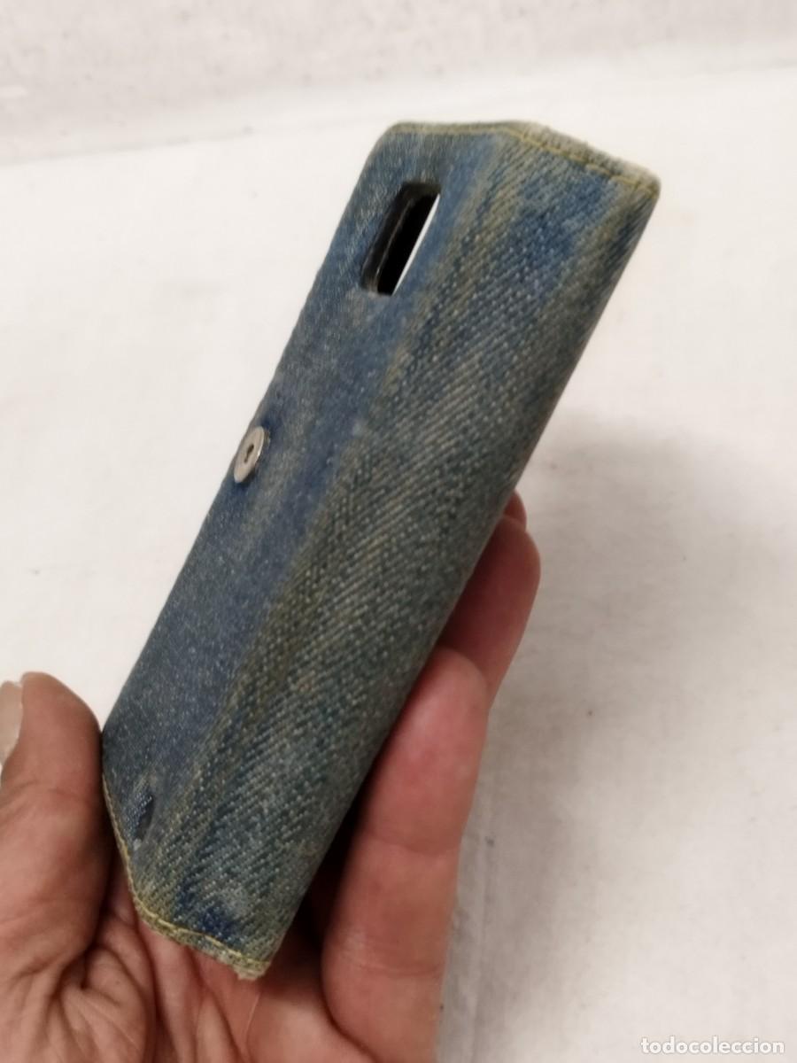 Tel&eacute;fonos: Funda para tel&eacute;fono m&oacute;vil, a identificar. - Foto 4