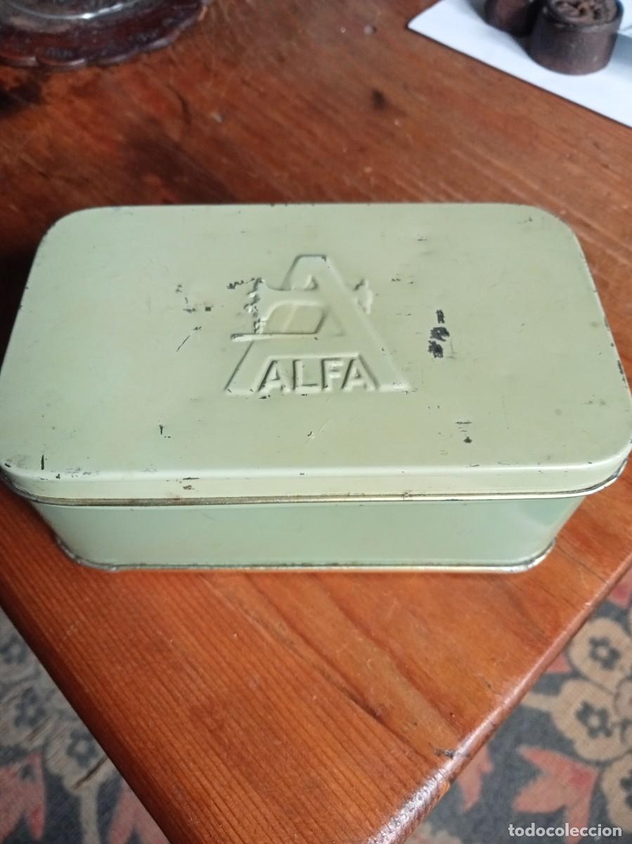 Antig&uuml;edades: LATA M&Aacute;QUINA COSER ALFA