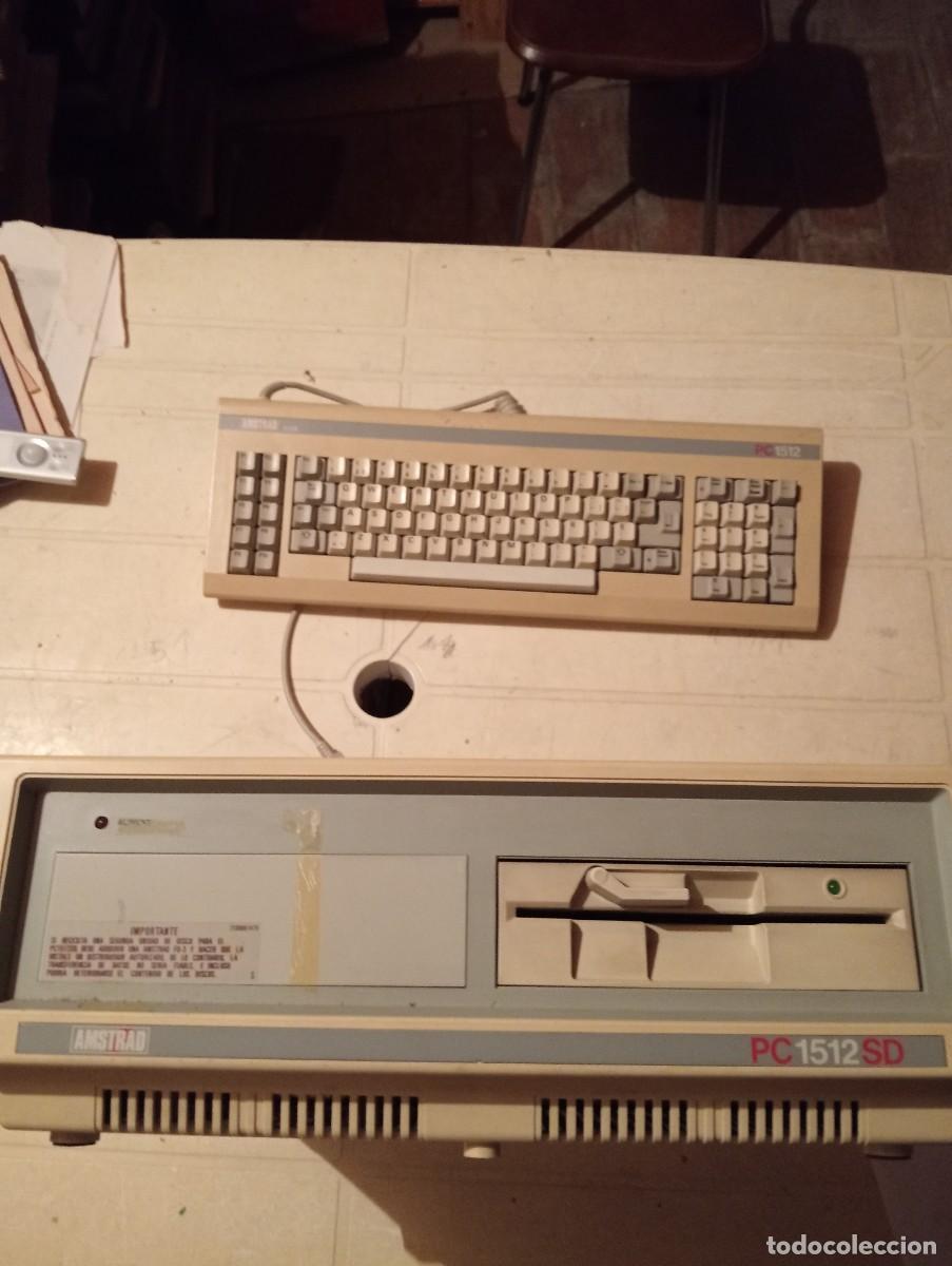 Antig&uuml;edades: ANTIGUO ORDENADOR AMSTRAD PC 15125 D CON TECLADO PANTALLA LIBROS DISCOS DE 5.5 PULGADAS A&Ntilde;O 1986