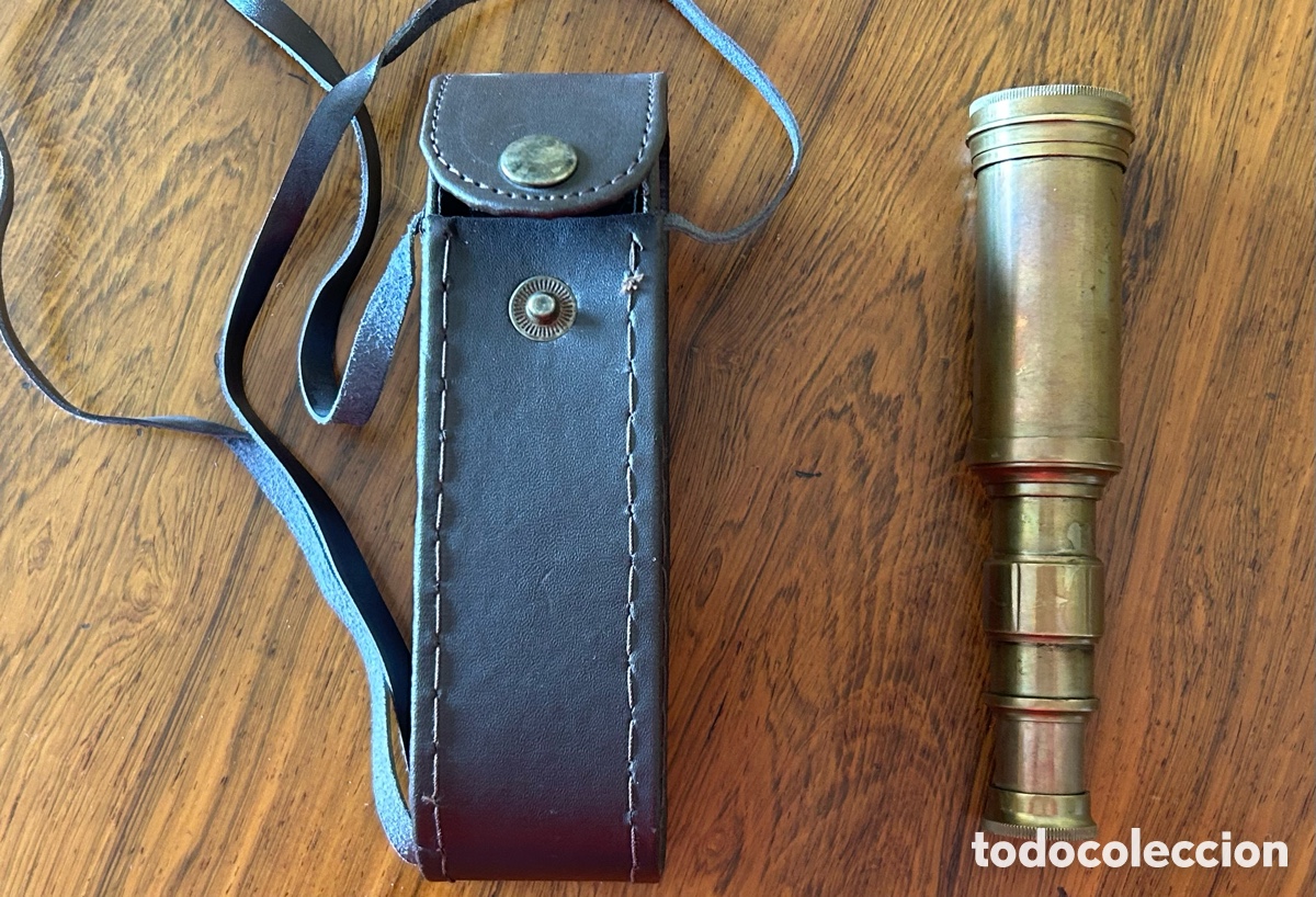 Antig&uuml;edades: Antiguo catalejo n&aacute;utico de lat&oacute;n extensible con funda de cuero vintage
