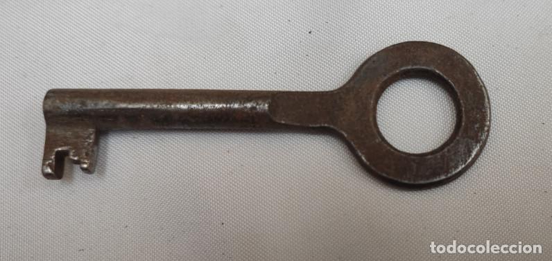 Antig&uuml;edades: LLAVE ANTIGUA PARA CERRADURA, 7 CM