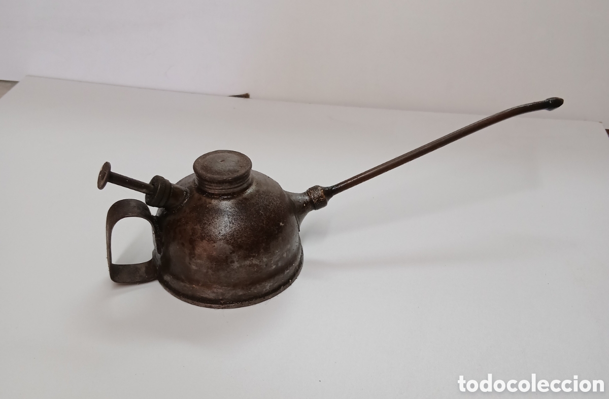 Antig&uuml;edades: Aceitera de taller antigua