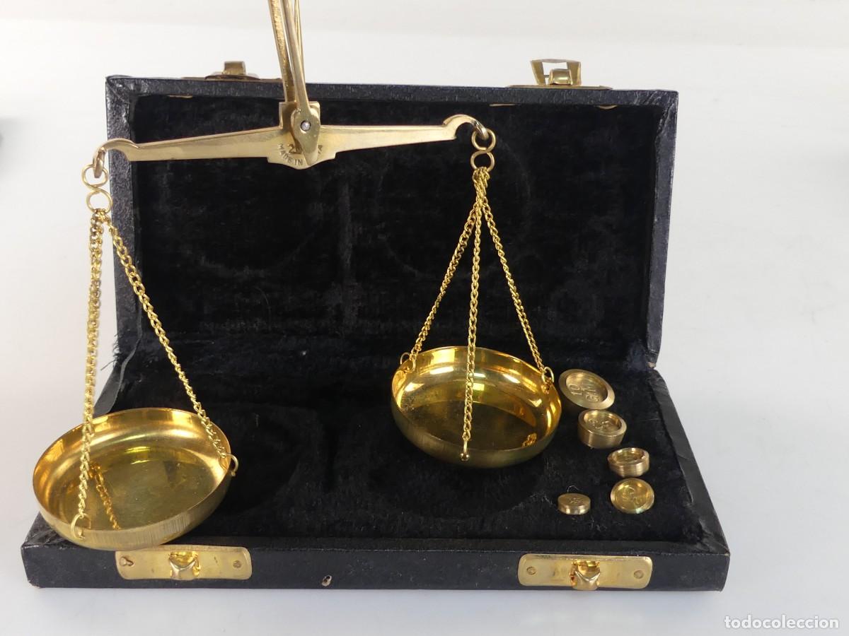 Oggetti Antichi: BALANZA CON JUEGO DE PESAS EN ESTUCHE