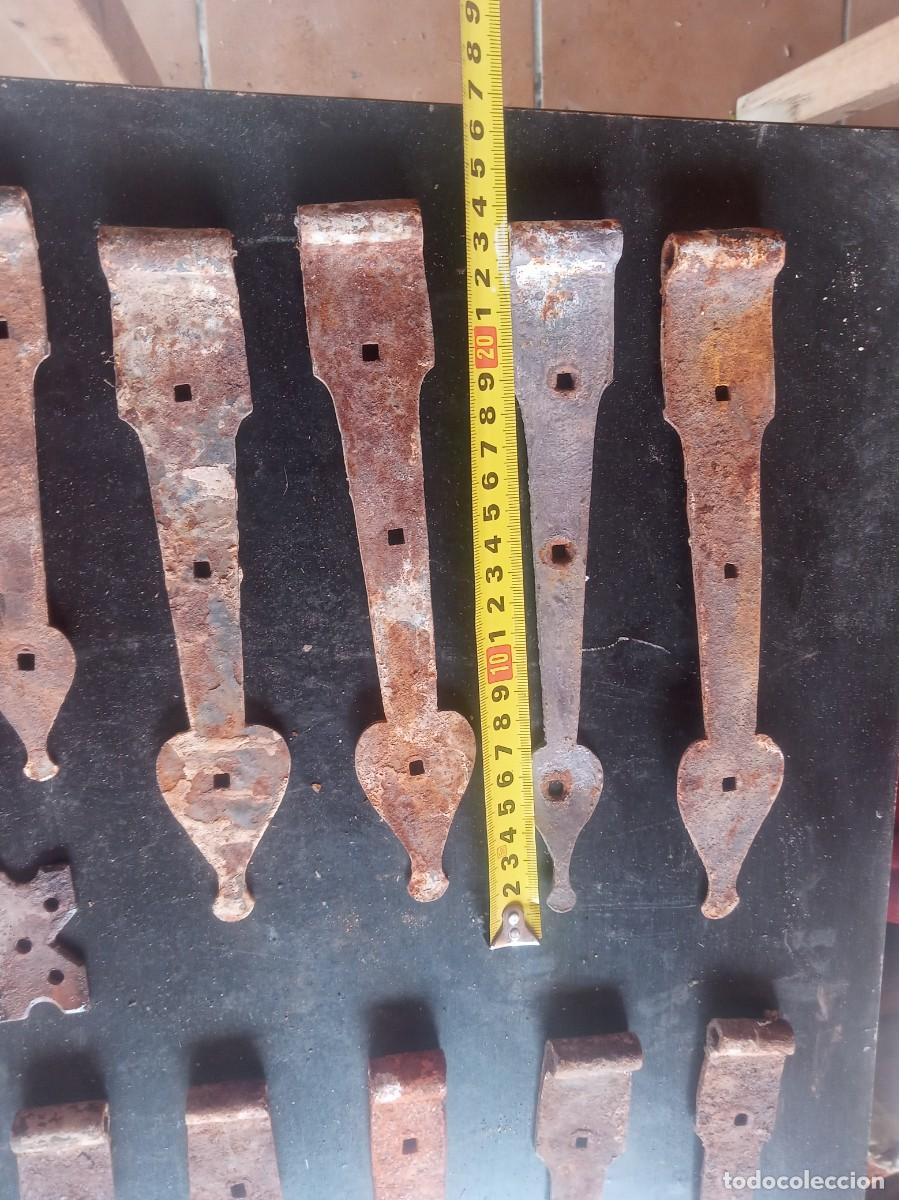 Antig&uuml;edades: LOTE DE 17 BISAGRAS ANTIGUAS DE FORJA - Foto 2