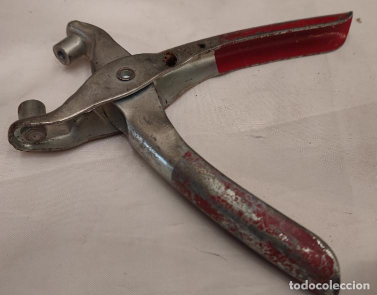 Antig&uuml;edades: REMACHADORA O ALICATES PARA OJALES