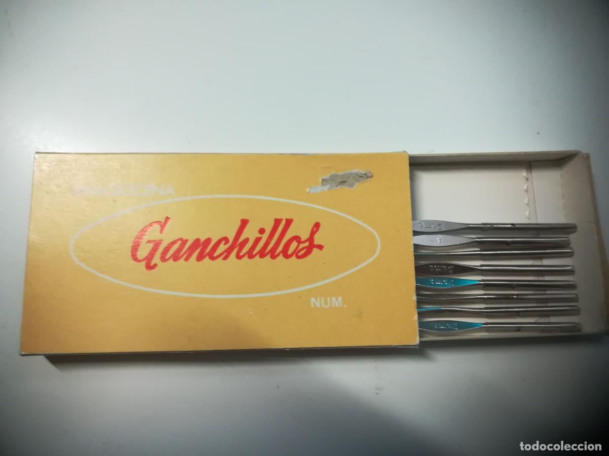 Antig&uuml;edades: OCHO AGUJAS DE GANCHILLO N&ordm;4 MARCA DAMA , EN SU CAJA