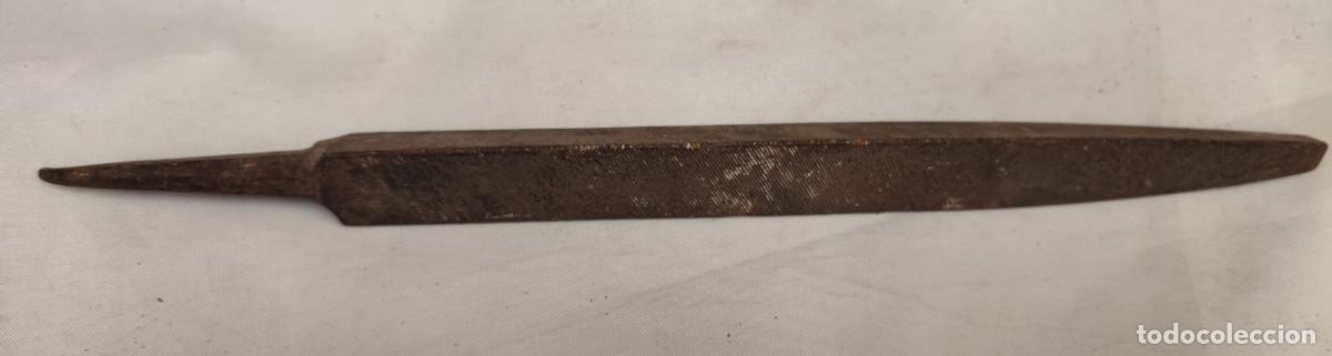 Antig&uuml;edades: ANTIGUA LIMA DE 23 CM
