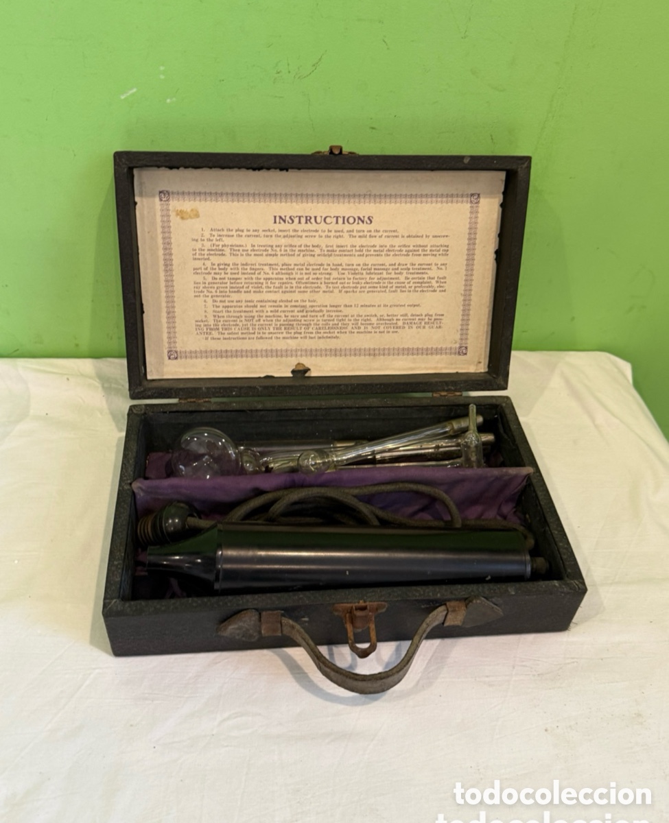 Antiques: Antiguo aparato m&eacute;dico electroterapia con electrodos de vidrio en caja original