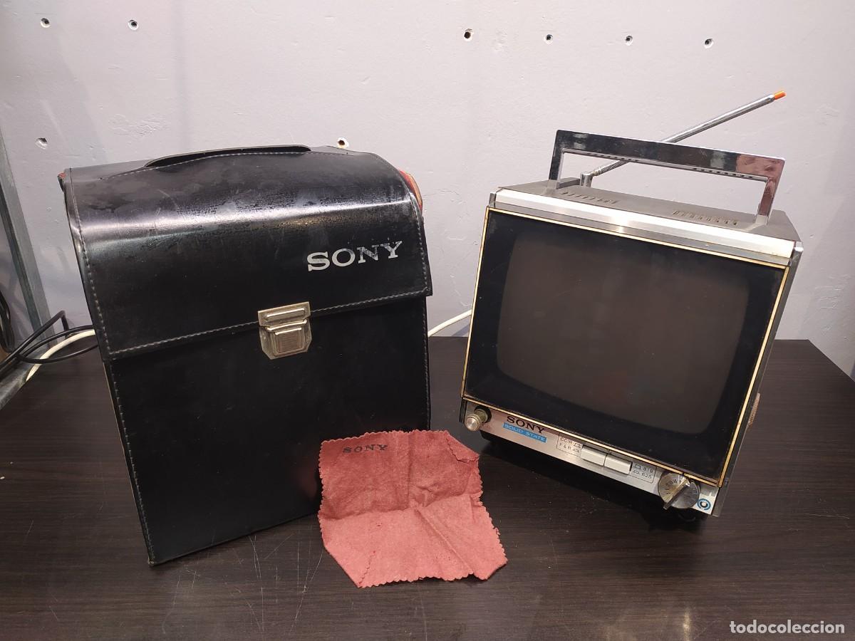 Antig&uuml;edades: ANTIGUA TV SONY 9-90UM EN FUNDA PIEL PORTATIL-TELEVISOR ANTIGUO 125V-220V-