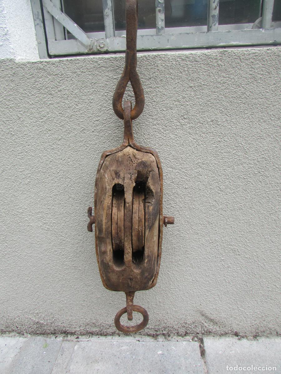 Antig&uuml;edades: ROLDANA GRANDE centenaris DE BARCO. MADERA Y ARGOLLAS HIERRO herrero 2 ruedas 73 cm 7 kg
