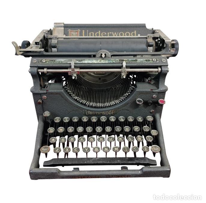 Antig&uuml;edades: ANTIGUA M&Aacute;QUINA DE ESCRIBIR UNDERWOOD NO. 5. METAL. ESTADOS UNIDOS DE AM&Eacute;RICA. CIRCA 1920