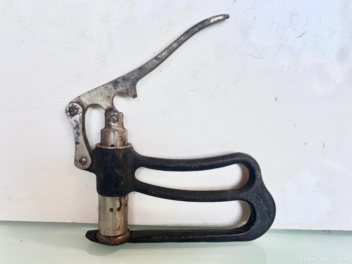 Antig&uuml;edades: ANTIGUA PRENSA REMACHADORA MANUAL - HIERRO - CILINDRO-CALIBRACION DE PRESION-HIERRO 3