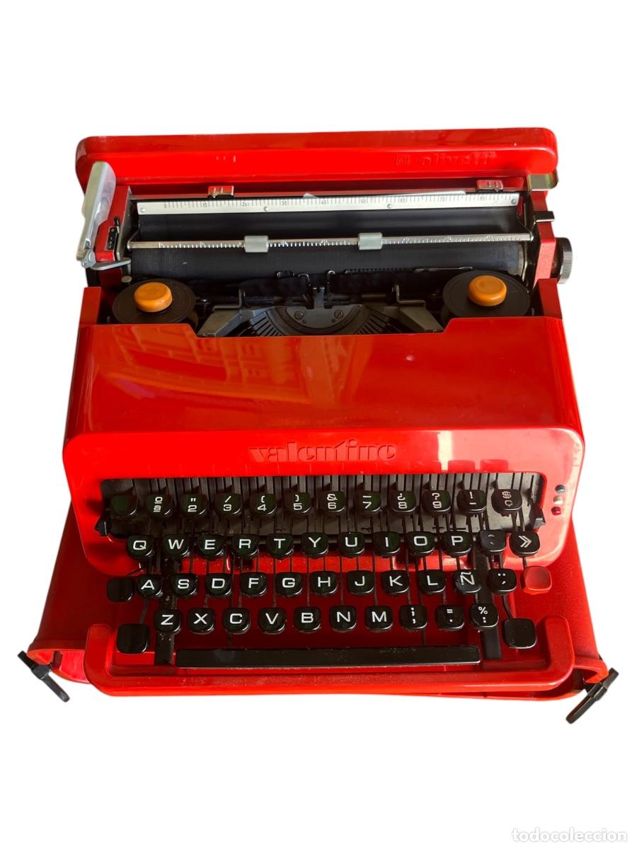 Antig&uuml;edades: MAQUINA DE ESCRIBIR OLIVETTI VALENTINE DISE&Ntilde;O DE ETTORE SOTTSASS DEL A&Ntilde;O 1969 , ROJA