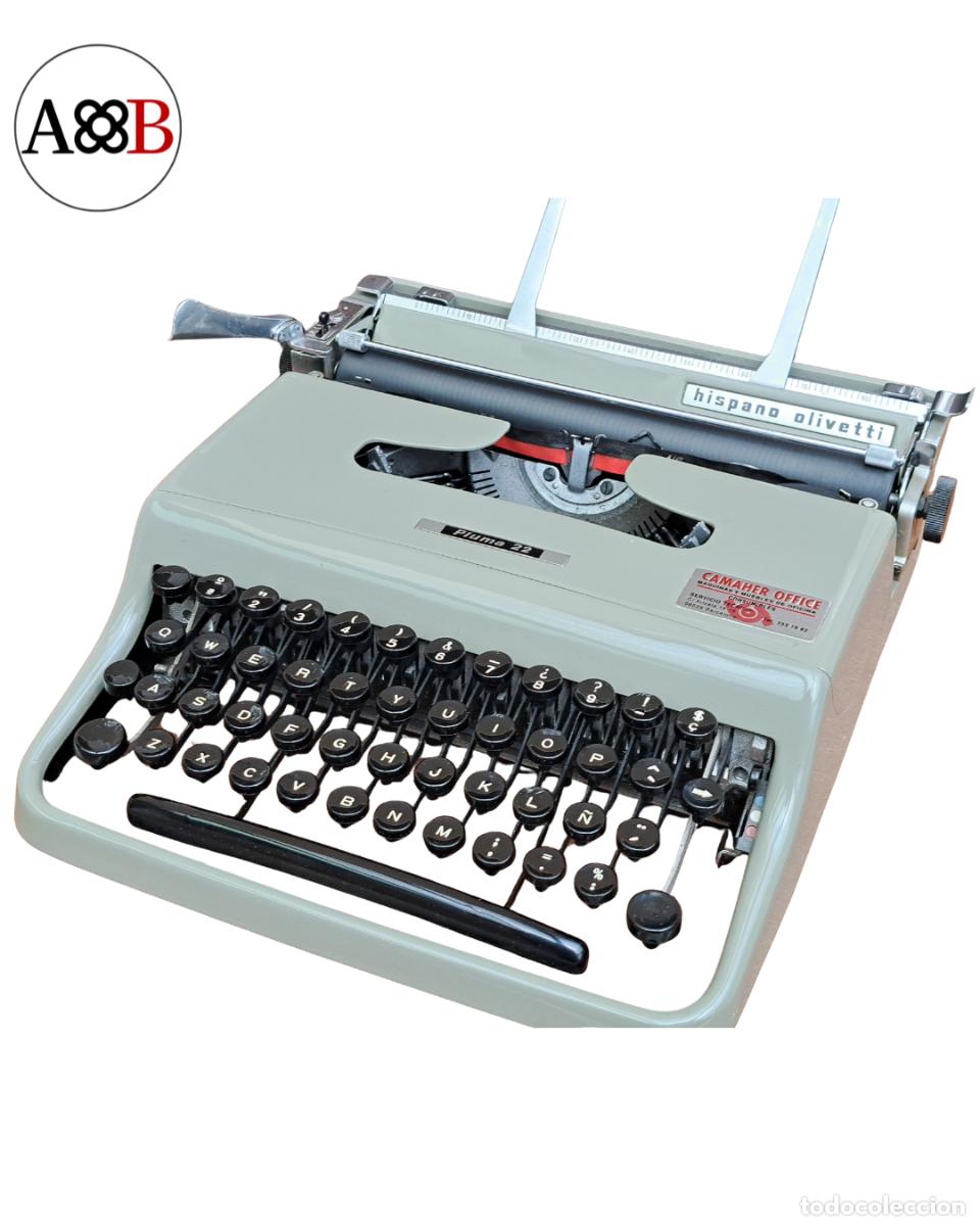 Antig&uuml;edades: M&aacute;quina de Escribir Vintage Hispano Olivetti Pluma 22 (A&ntilde;os 50) con Funda Original