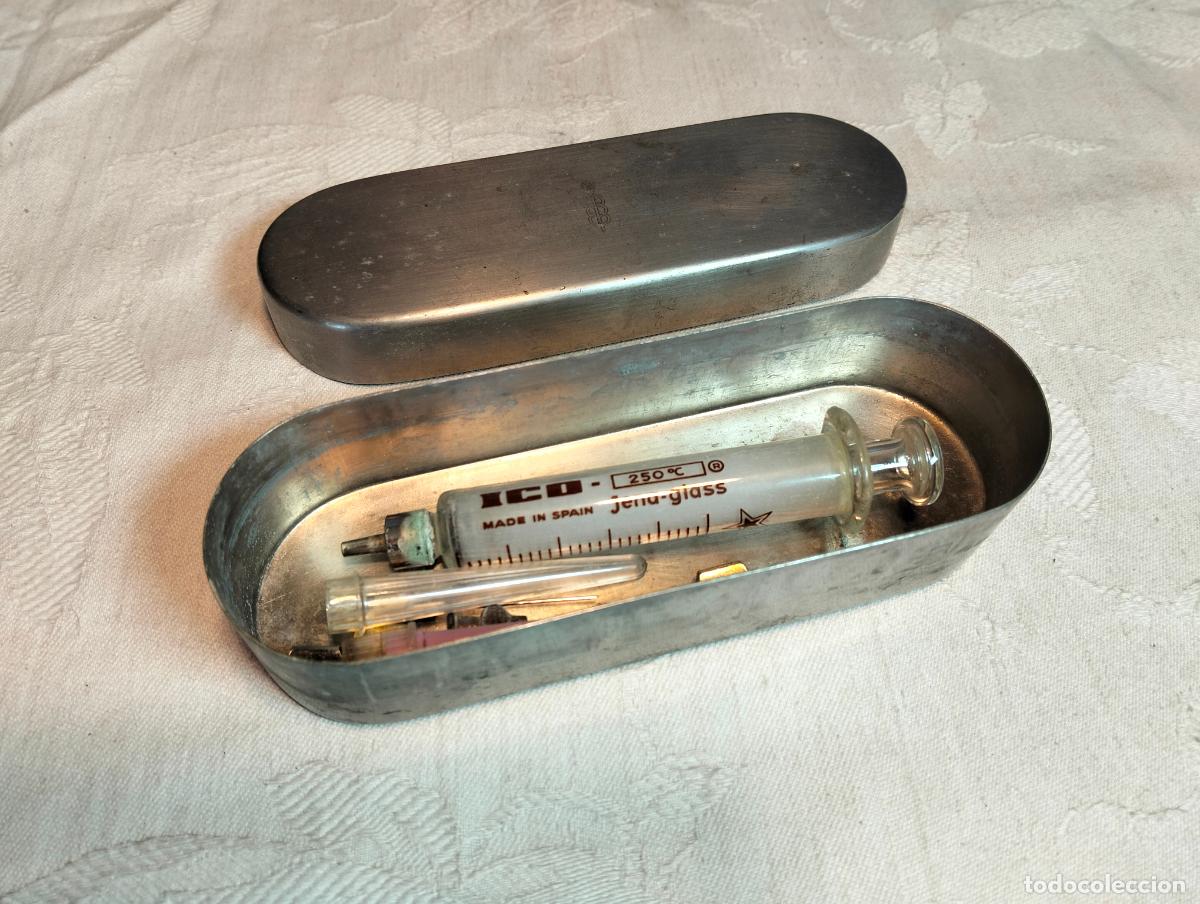 Antiques: Jeringa antigua de cristal en caja funda color plateado niquelado de metal ico jena-glass a&ntilde;os 50