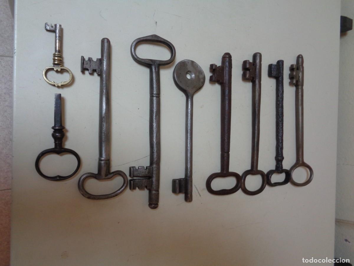 Antig&uuml;edades: lote de 9 llaves de forja procedencia Catalu&ntilde;a, grandes menos dos de ellas