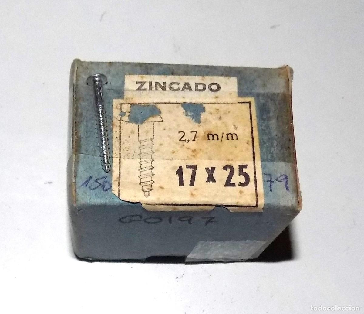Antiguidades: ANTIGUOA CAJA DE TORNILLOS DE ACERO ZINCADO. 17 X 25. (2,7 m/m) . CABEZA REDONDA