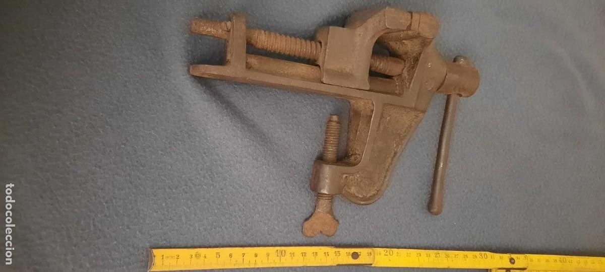 Antig&uuml;edades: ANTIGUO TORNILLO DE CARPINTERO