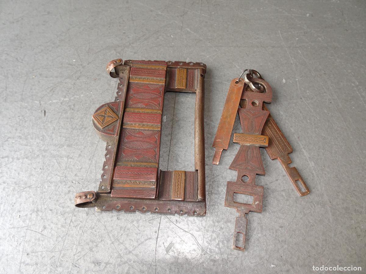 Antig&uuml;edades: Candado Tuareg Grande con 3 Llaves