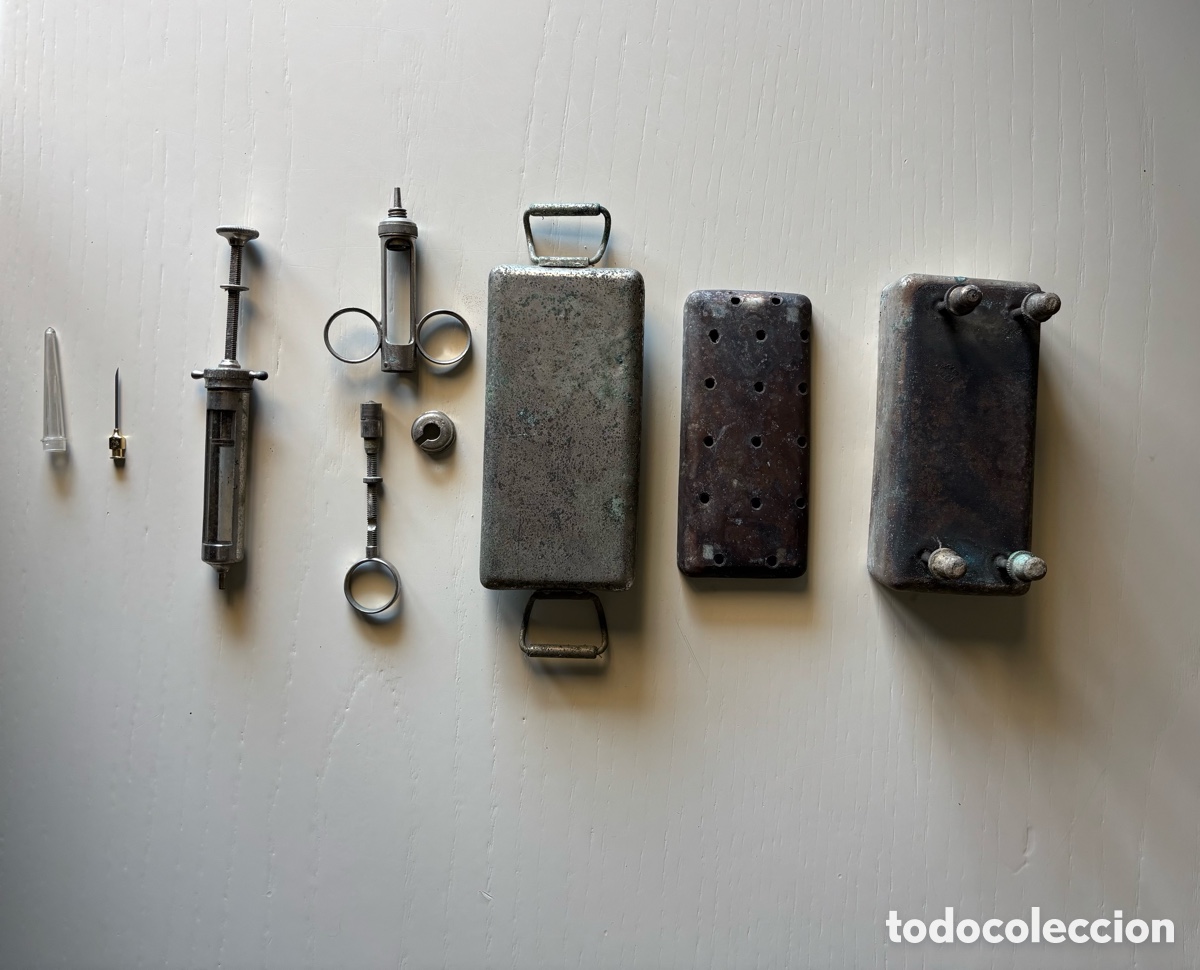 Antig&uuml;edades: Antiguo Estuche de jeringuillas