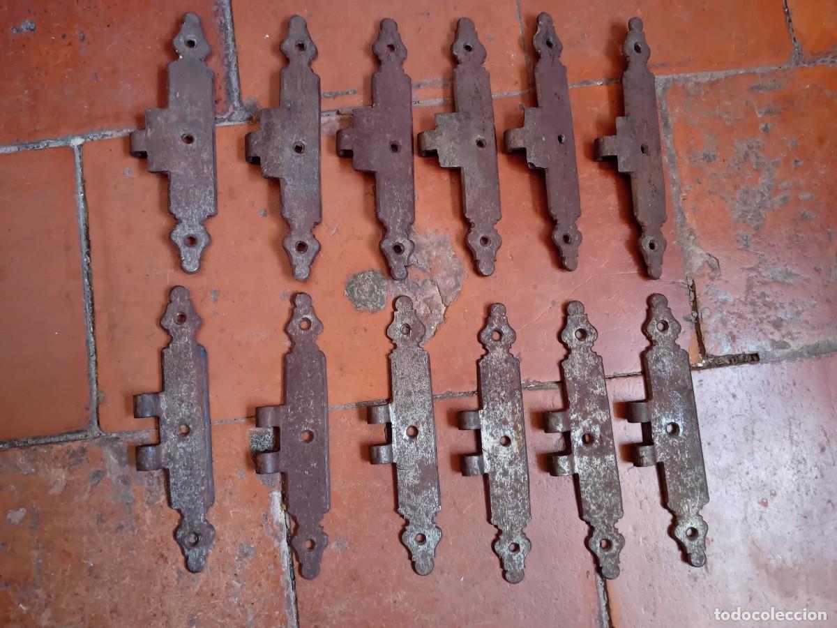 Antig&uuml;edades: Doce bisagras de hierro - Foto 1