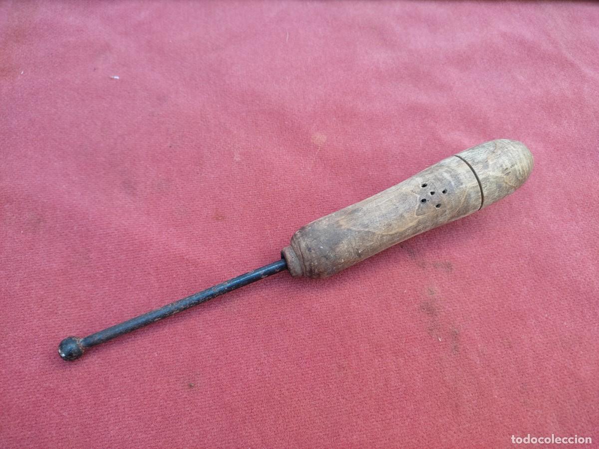 Antig&uuml;edades: herramienta para fabricar sombreros - mango madera y punta con bola de metal - a&ntilde;os 20