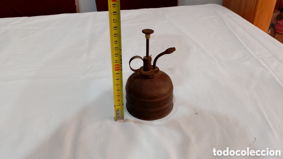 Antig&uuml;edades: Antigua aceitera mec&aacute;nica de cobre - Foto 3
