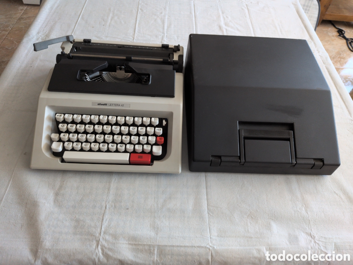 Antiquit&auml;ten: Maquina de escribir Olivetti Lettera 42
