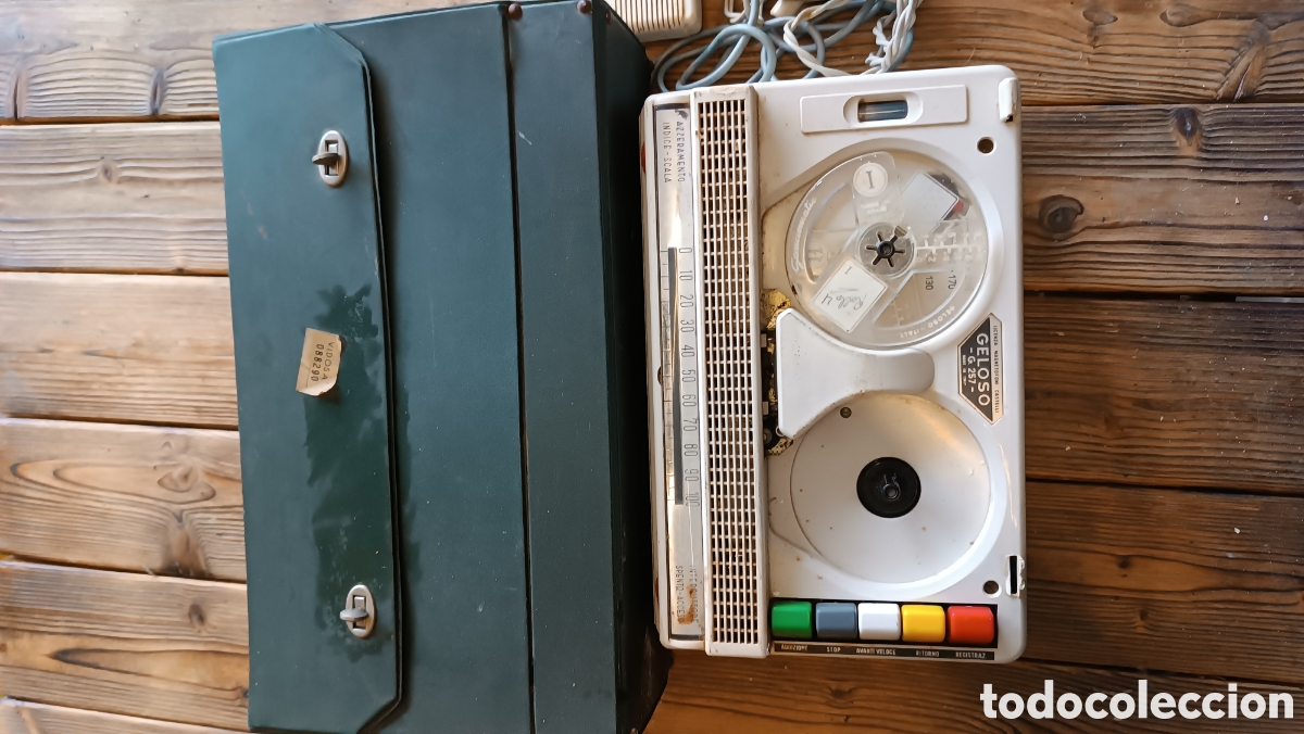 Antig&uuml;edades: Mini magnet&oacute;fono antiguo