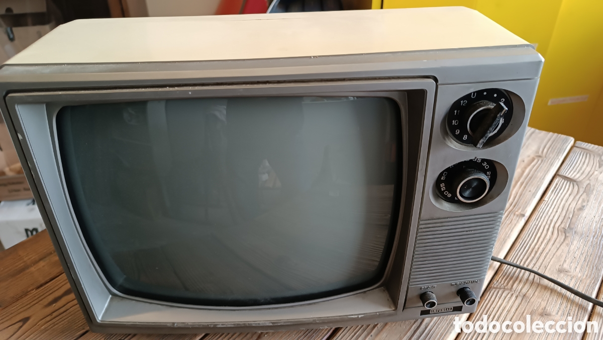 Antig&uuml;edades: Televisi&oacute;n port&aacute;til antigua