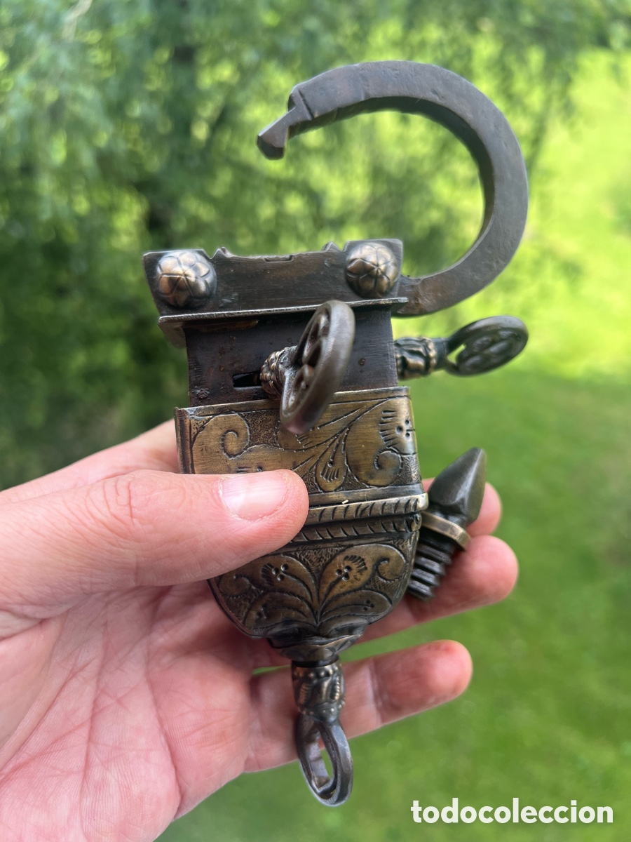 Antiguidades: Antiguo candado macizo de hierro forjado con secreto, 4 llaves, no 3 sino 4 llaves