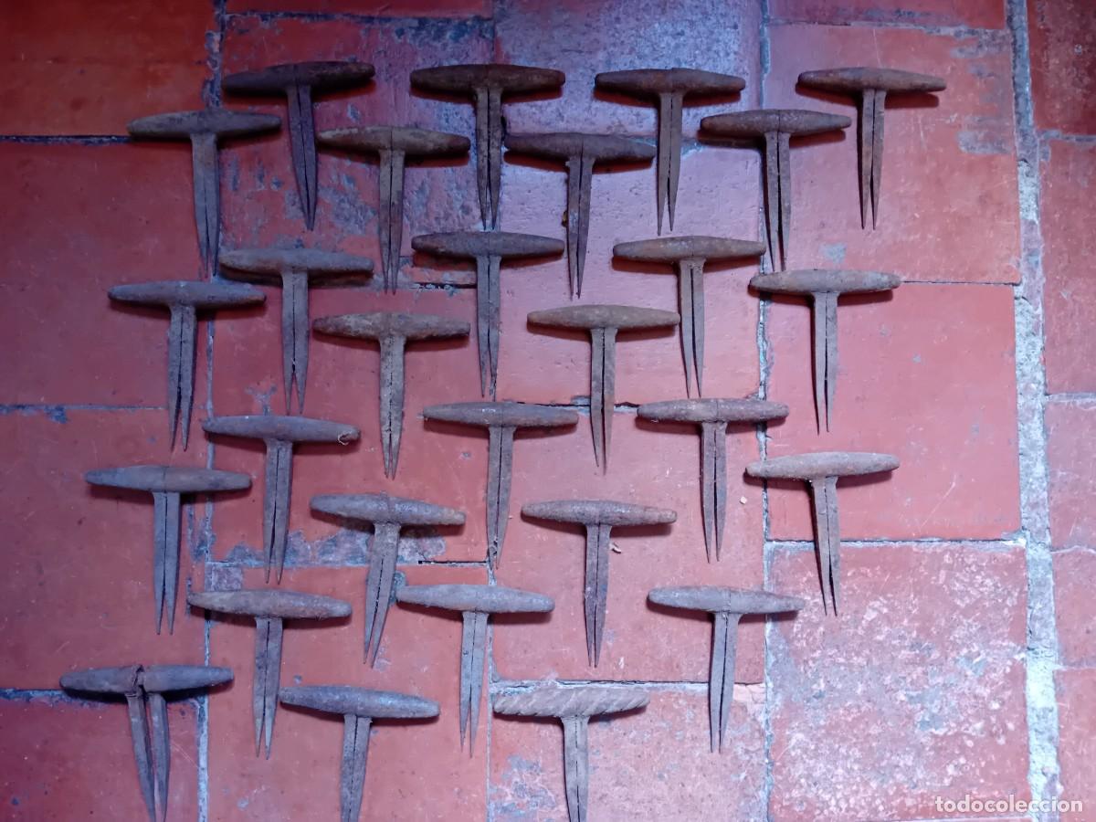 Antig&uuml;edades: 28 herrajes de hierro oxidado