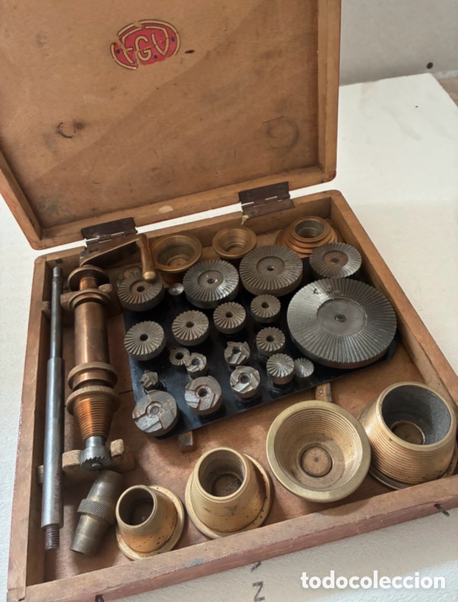 Antig&uuml;edades: Juego antiguo de rectificado de v&aacute;lvulas G.V. en caja original