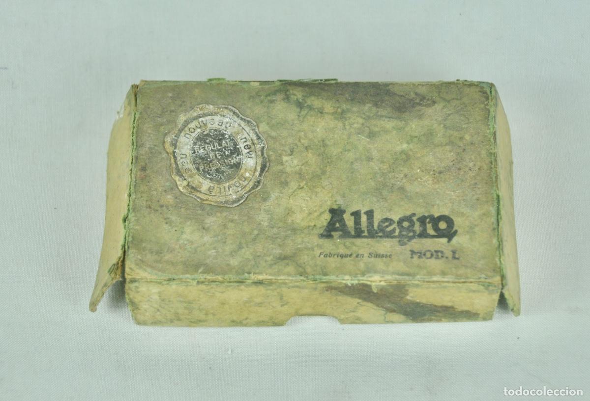 Antiquit&eacute;s: M&aacute;quina para afilar cuchillas de afeitar